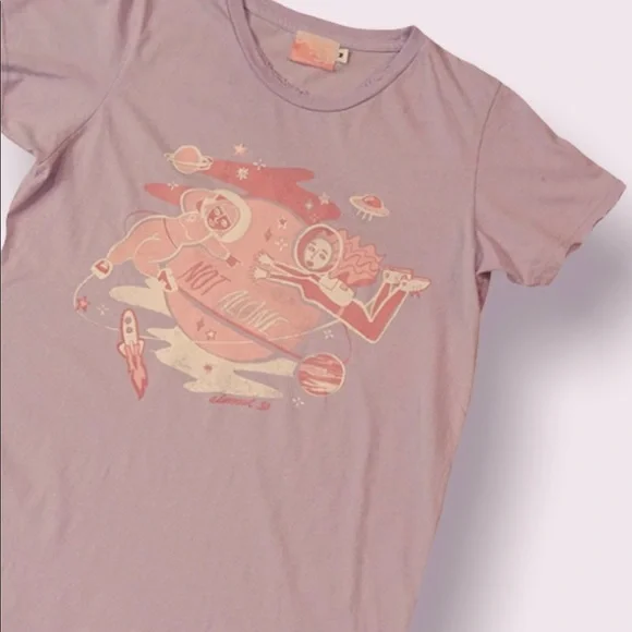 Almost 30 Not Alone Tee Women’s Size Large Purple T-Shirt Dazey LA Collab NEW - Picture 1 of 7